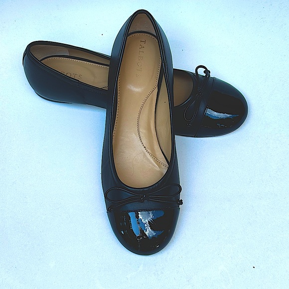 Talbots Black Leather Ballet Flats, Patent Leather Fronts and Bows. Size 8 1/2 - Picture 8 of 12